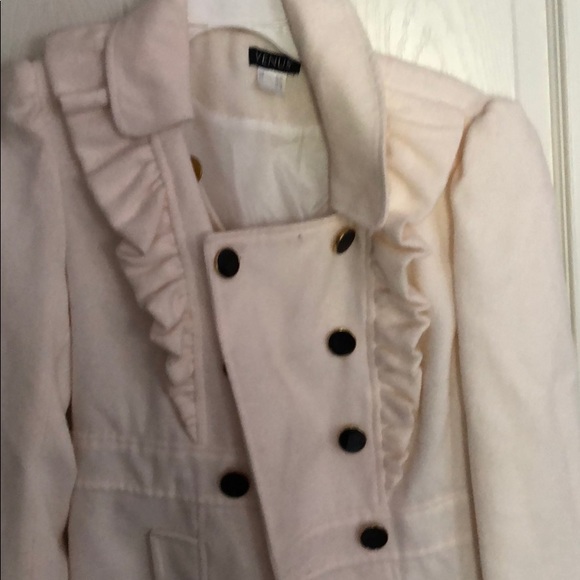 venus white coat